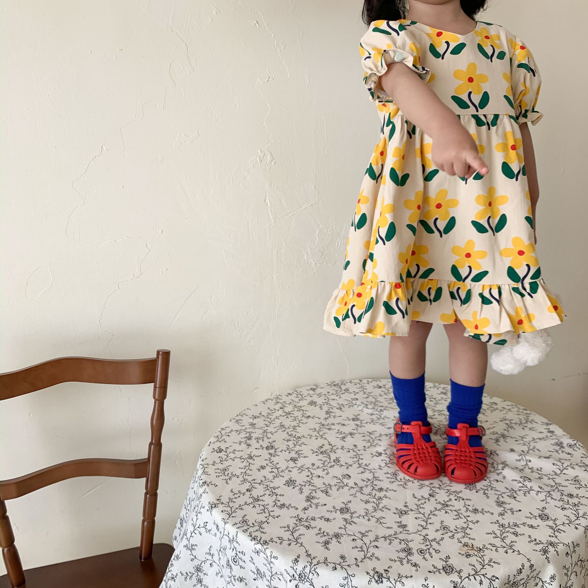 ガールズドレス2024新しい洋風半袖レースプリンセスドレス韓国の子供服