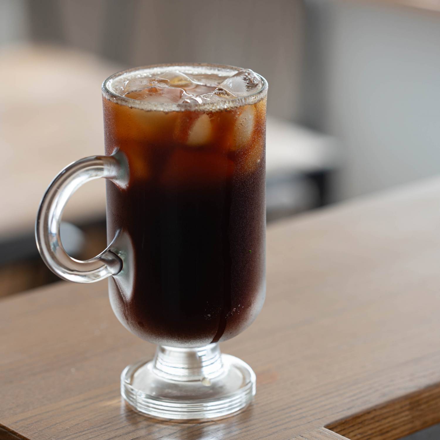 まるい取手が可愛い脚付きリキュールコーヒーグラス | 卸売