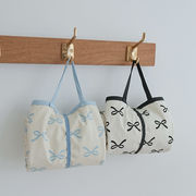 ★全2色★　防水ベビーマット　リボン柄　オムツ替えシート　簡単収納　韓国ベビー用品