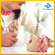 （在庫限り）【ぐっポス(左利き用)スギ大】握るだけで姿勢矯正！※印刷写りの汚れあり
