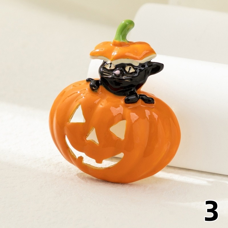 miy*******ページ　ハロウィン雑貨 ハロウィンのかぼちゃと猫、ブローチ、コサージュ、服の