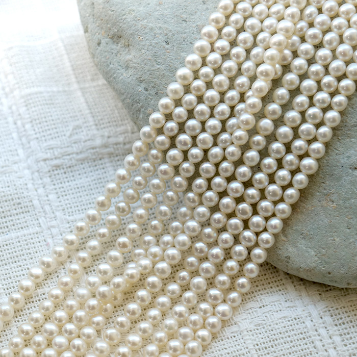 【228. セミラウンド 淡水パール 連】ホワイト約6mm 1本（約40cm）ポテト ビーズ 国内発送  淡水真珠