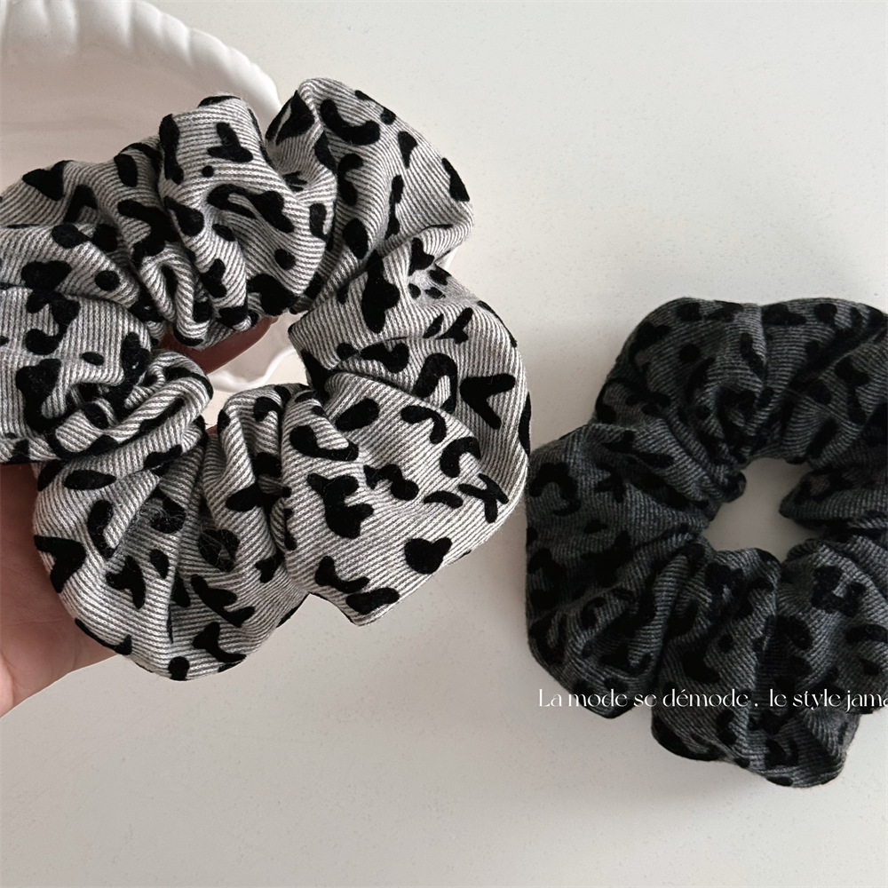 ヘアアクセサリー☆ 髪縄☆ヘアゴム☆ゴム☆女の子 ☆韓国風☆髪飾り2色