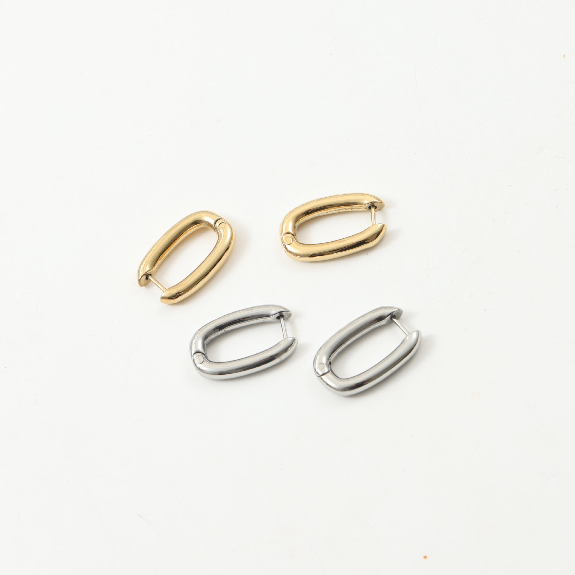 ステンレスピアス　アクセサリー　デザイン　金属アレルギー対応　ファッション　18kコーティング