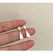配色ピアス
