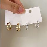 四つ葉のクローバーピアス　ピアス　アクセサリー　韓国ファッション