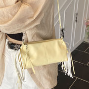 ショルダーバッグ　韓国ファッション　デザイン PUバッグ カバン 肩掛けバッグ　軽量