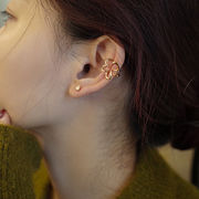 「限定販売」イヤーカフ　ハンドメイド イヤーカフ　アクセサリー イヤーカフ　ラインストーン