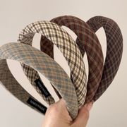 チェック柄カチューシャ　ヘアアクセサリー　レディース　デザイン　韓国風　髪飾り