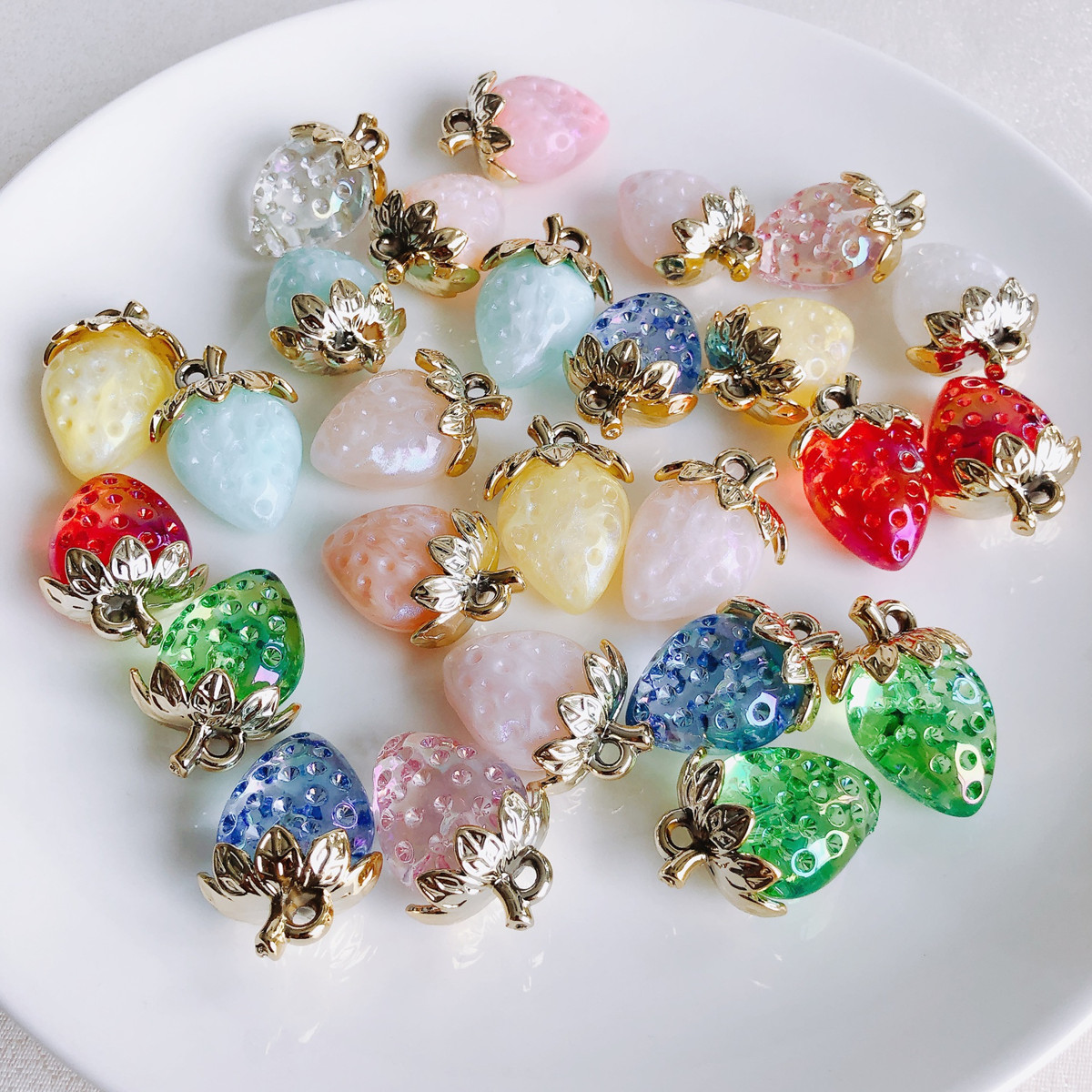 フルーツチャーム 樹脂チャーム アクセサリーパーツ ハンドメイド イチゴチャーム 苺 ストロベリー 可愛い