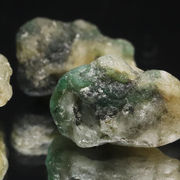 原石　フェナカイト＆エメラルド　共生鉱　ブラジル産　約6?7.5ct