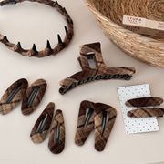 ヘアピン　カチューシャ　バンスクリップ　ヘアアクセサリー　レディース　デザイン　韓国風　髪飾り