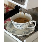 ウェディング記念品 バラ浮き彫り陶器カップとソーサー