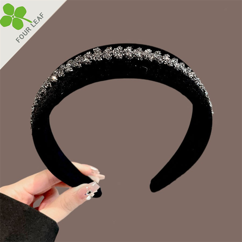 ベロア カチューシャ 髪留め ヘアアクセサリー 髪飾り やさしい 高級感 ファッション 秋冬