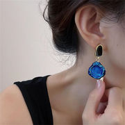 限定数量セール ハンドメイド滴油技法のクライン ブルー ピアス 不規則フォルムで個性的なドラマチック