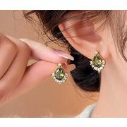 レーディス エレガント グリーンドロップ デザイン ピアス　e0205