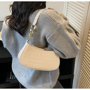 ショルダーバッグ　秋冬　韓国ファッション　デザイン