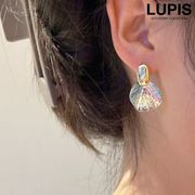 ピアス レディース シェル 貝殻 メタル 上品 華やか おしゃれ 大人っぽ こなれ感 エレガント 揺れる