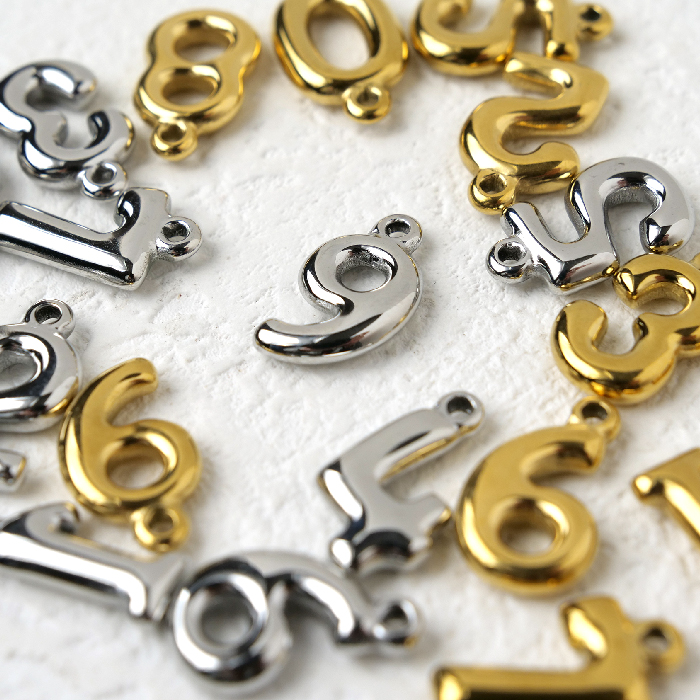 【ハンドメイド】チャームその⑨ ステンレス製 数字チャーム 0～9 SUS304 全長約16mm×厚み3mm 1個