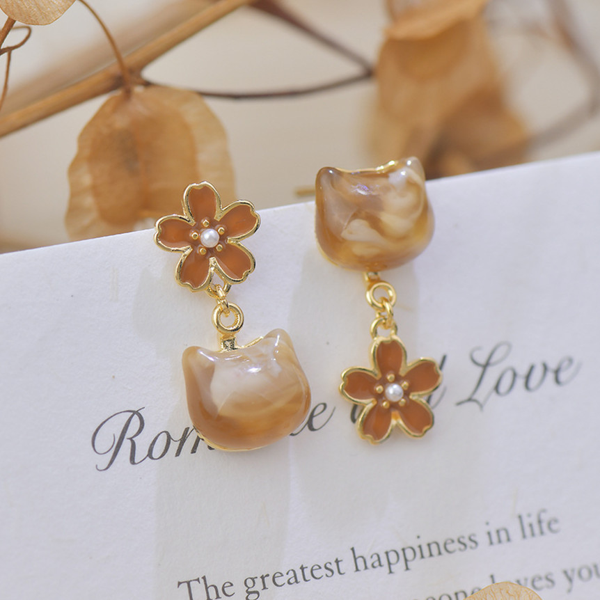 和雑貨 ポストピアス 揺れる 猫モチーフ フラワーピアス 浴衣 チャーム 和風 耳たぶ Pierce かわいい 花