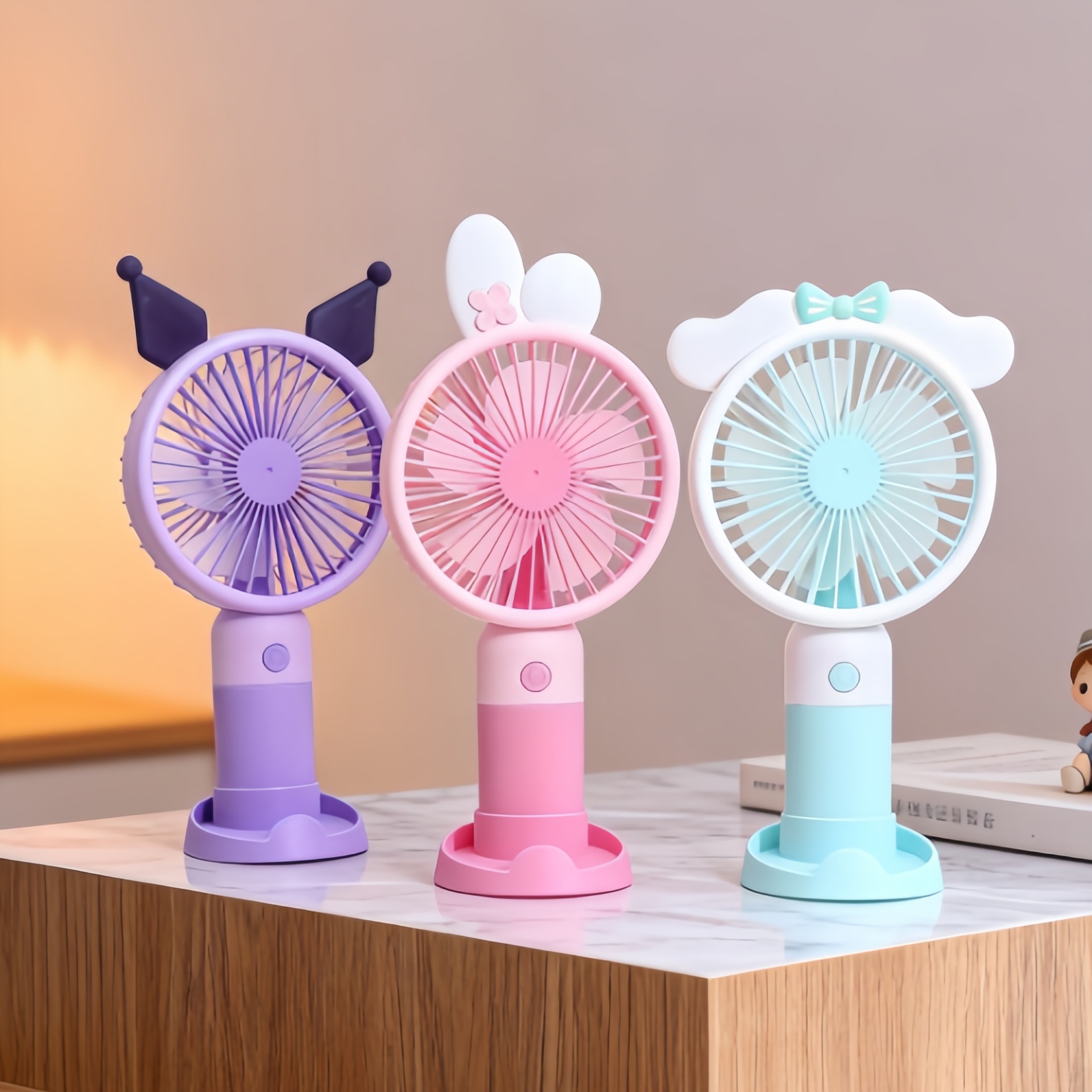 2026年新品 超人気携帯扇風機 ミニ扇風機 キャラクター 着脱式台座 スマホスタンド付き 3 段階風量