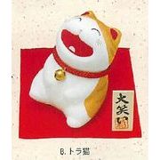 【ご紹介します！信頼の日本製！かわいらしい売れ筋のちりめん人形！大笑い猫（3種）】B.トラ猫