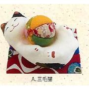 【ご紹介します！信頼の日本製！ほっこりかわいい！ちぎり和紙猫の球遊び(3種)】A.三毛猫
