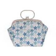 【ご紹介します！安心の日本製！ほっこりかわいいバッグ！6.8寸口金バニティポーチ】五色花　ブルー