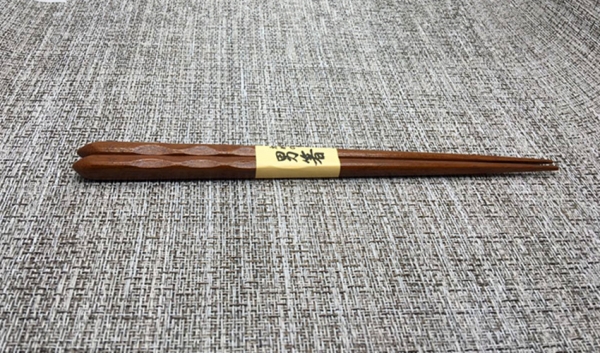 木製　　木目スリ　男の箸　お箸　23.5CM　OPP袋付き