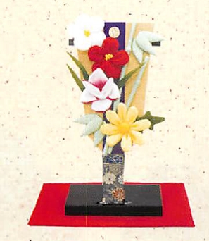 【ご紹介します！信頼の日本製！丁寧に作り出された　ちりめんの花のお飾り】羽子板四君子花飾り