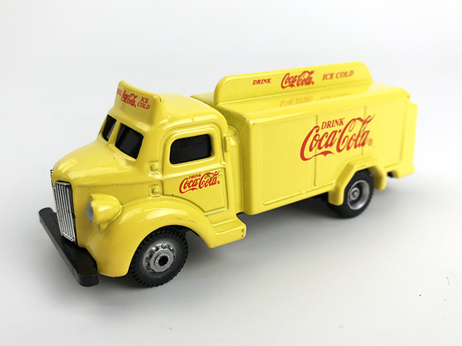 Coca-Cola ボトルトラック 1947 イエロー
