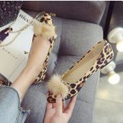 シューズ　パンプス　靴　フラット　ポンポン　レオパード　豹柄　韓国　ファッション