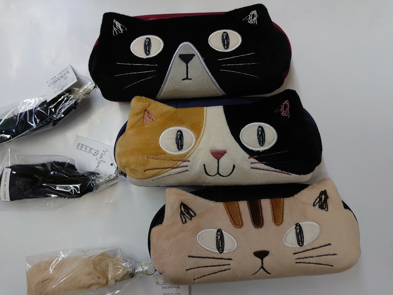 ノアファミリー トリオキャットメガネケース 猫ファミリー 雑貨 有限会社 アニマルストアー 問屋 仕入れ 卸 卸売の専門 仕入れならnetsea