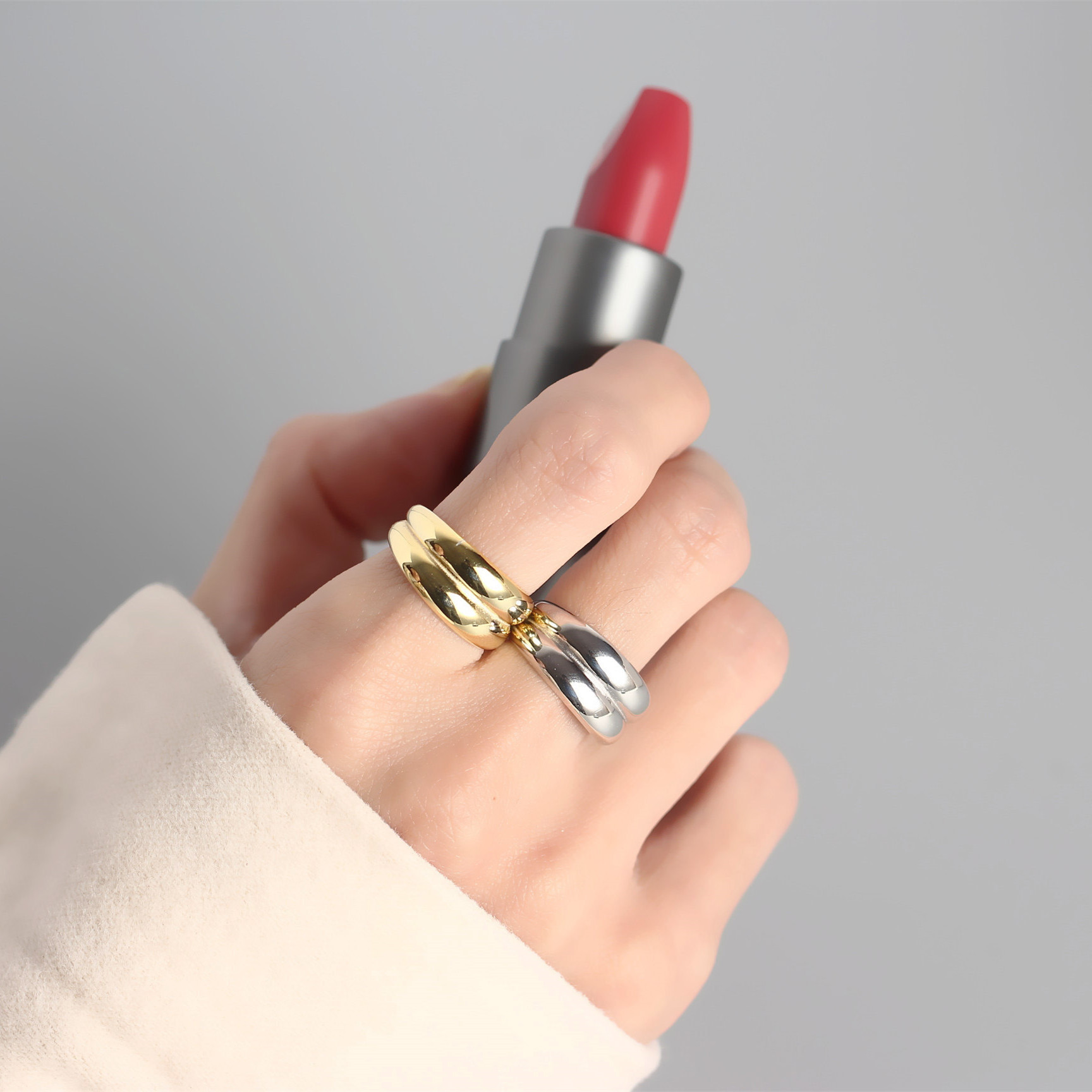 韓国アクセサリー シルバー925素材 シルバーリング ダブルリングデザイン ファッション雑貨 株式会社 Oceans 問屋 仕入れ 卸 卸売の専門 仕入れならnetsea