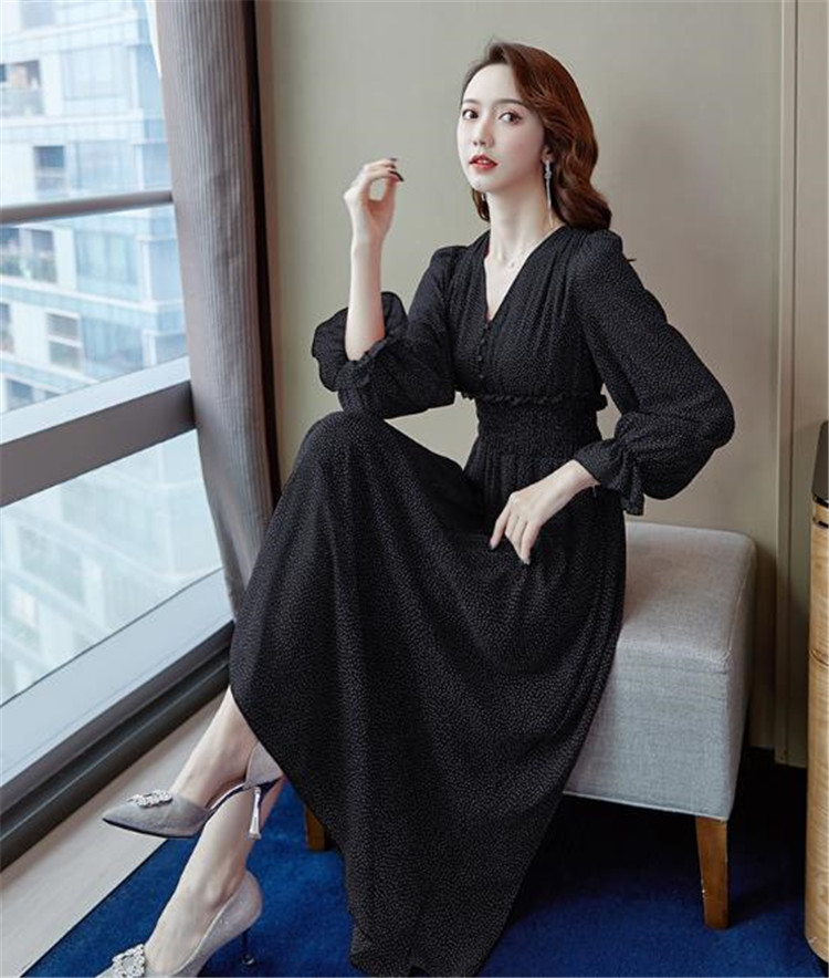 独特の存在感。韓国ファッション 秋 新品 ペチコート スリム スカート ドット シフォン Ｖネック 大人気