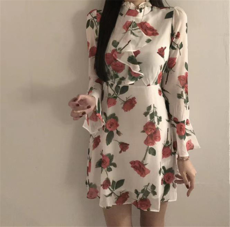 魅力を増すコツ 韓国ファッション プリント 木製耳首 スリムフィット  長袖 ワンビース ミニスカート