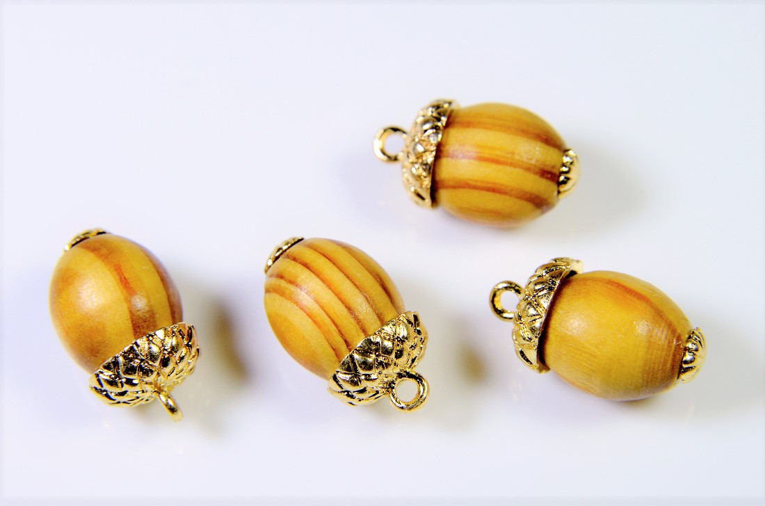 【秋冬アクセサリー】ウッド貼付ナチュラルパーツ/立体どんぐりチャーム/トレンドパーツ