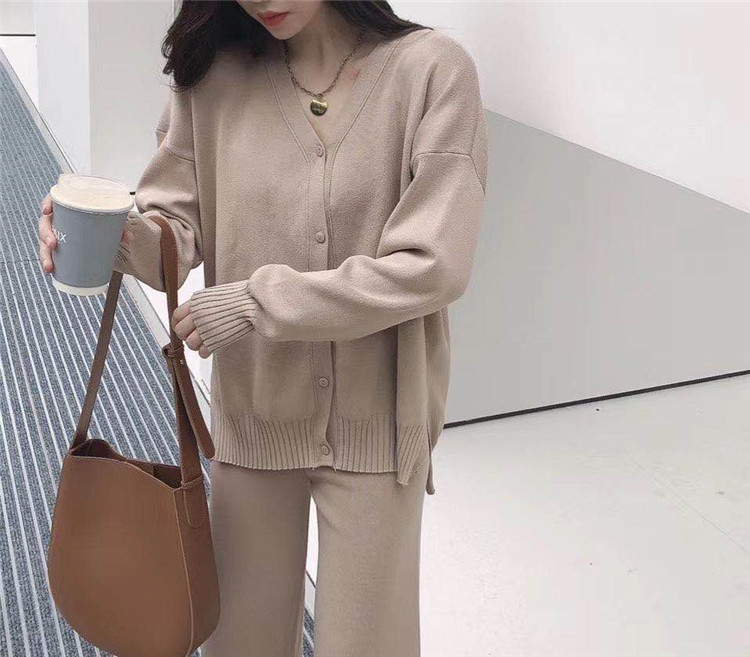 韓国ファッション 2021 新品 Ｖネック 単体ボタン ニットカーディガン ワイドパンツ セット 減齢 気質