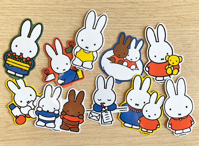 Miffy ミッフィー 水着 キャラクターステッカー 絵本 イラスト かわいい こども うさぎ 人気 Mif006 雑貨 株式会社 ゼネラルステッカー 問屋 仕入れ 卸 卸売の専門 仕入れならnetsea