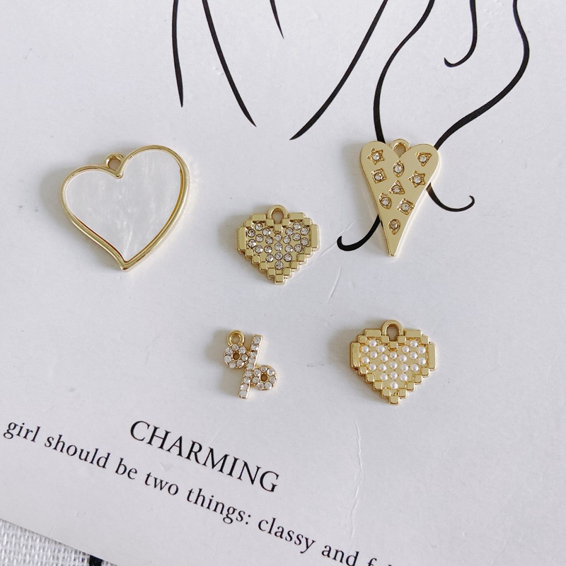 手芸 デコ資材 ハンドメイド 卸 アクセサリーパーツ 金属チャーム ハート 鍵 記号 ストーン デコパーツ