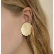 円形ピアス