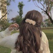 韓国風の髪飾り！★　ヘアアクセサリー　★バレッタ ホワイト 髪留め  ヘアクリップ 花柄
