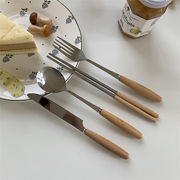 限定販売 シンプル 木柄 箸 ナイフとフォーク スプーン 食器 5点セット ステンレス鋼 レトロ