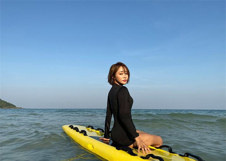 早い者勝ち‼︎ 送料無料‼︎ ウェットスーツ 肌触りが好き 早い者勝ち ウェットスーツ 速乾性 セクシー