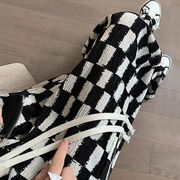 チェッカーボードの黒と白のチェック柄ワイドレッグパンツ、カジュアルなルーズな韓国スタイルの学生パンツ