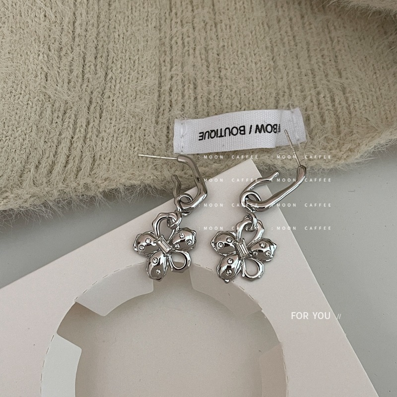 　ピアス　アクセサリー　韓国ファッション　925シルバーポスト　幾何　高級感　金属　花柄
