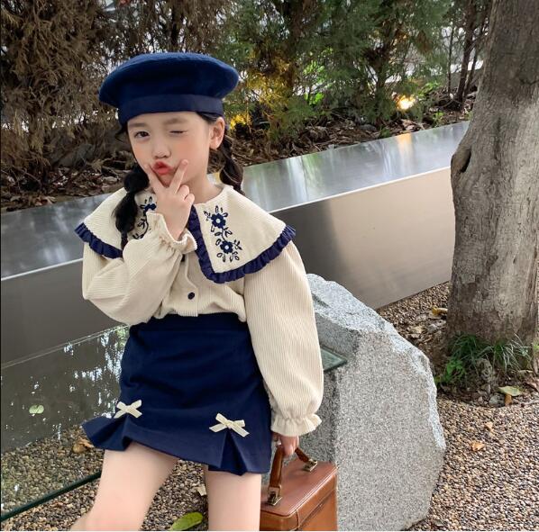 春秋 子供服  キッズ服 2点セット 刺繍シャツ　スカート　セットアップ ファッション