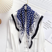 スカーフ　レディース　韓国ファッション　ビンテージ　 70*70CM　人造シルク　幾何柄