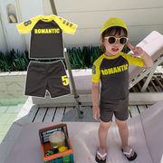 子供のカラーブロック水着、夏の男の子と女の子の手紙Tシャツ水着トランクキャップツーピースセット