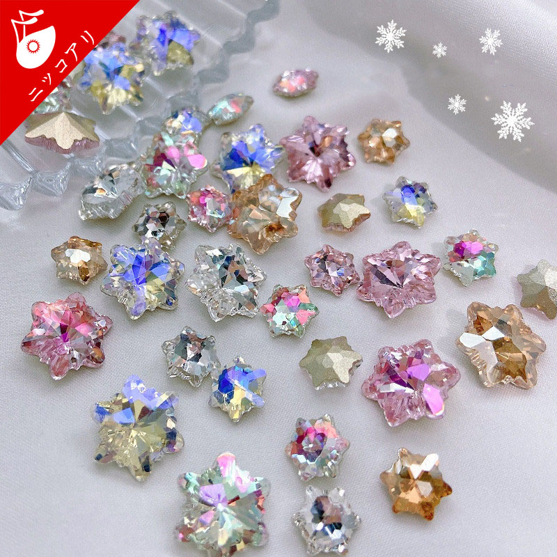 「ネイル」人気水晶雪の花　立体　 ネイルパーツ メタルパーツ ラインストー　　クリスタル　宝石